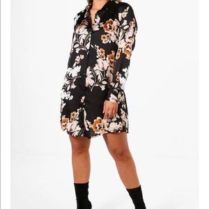 Plus sized floral Oriental print dress never worn